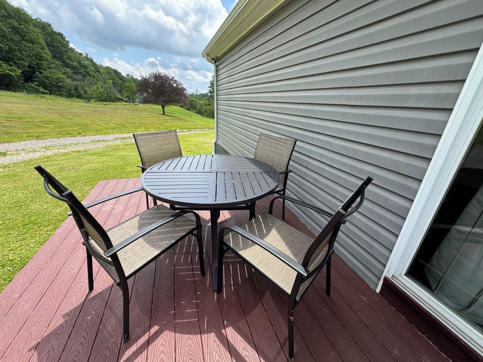 Cottage house deck
