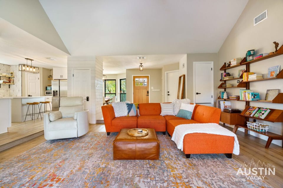 Seamlessly connecting the living and dining areas, this open layout creates a sense of flow and connection. Perfect for entertaining or simply relaxing in a bright and airy space.