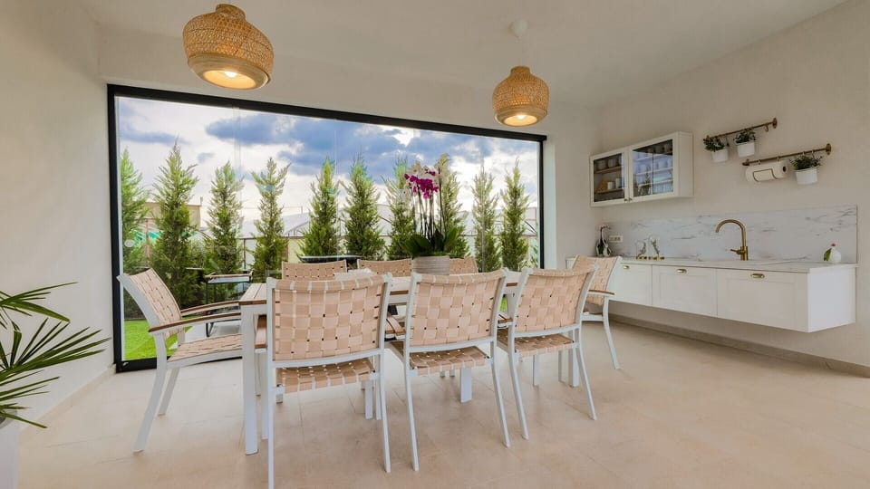 Outdoor dining area of Casa Lei