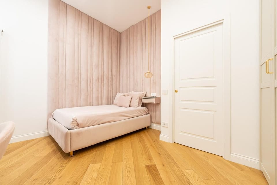 Luxury Apartment, City View | 3 bedrooms, iron/ironing board, free WiFi