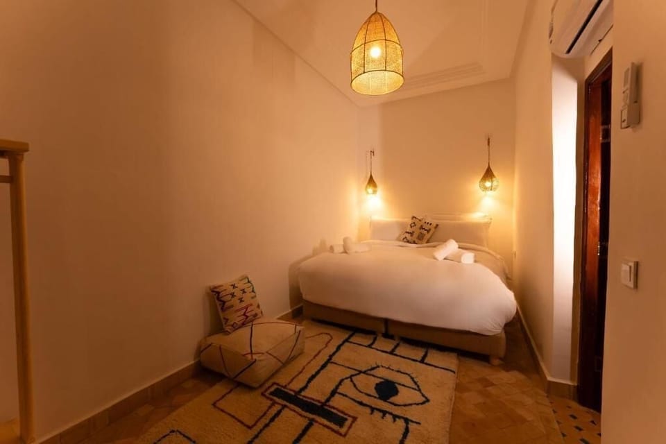 In-room safe, blackout drapes, WiFi (free)