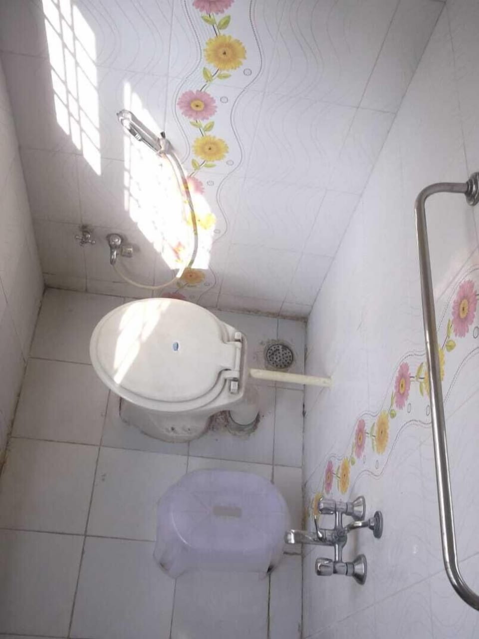 Standard Room, City View | Bathroom | Shower, slippers, towels, soap