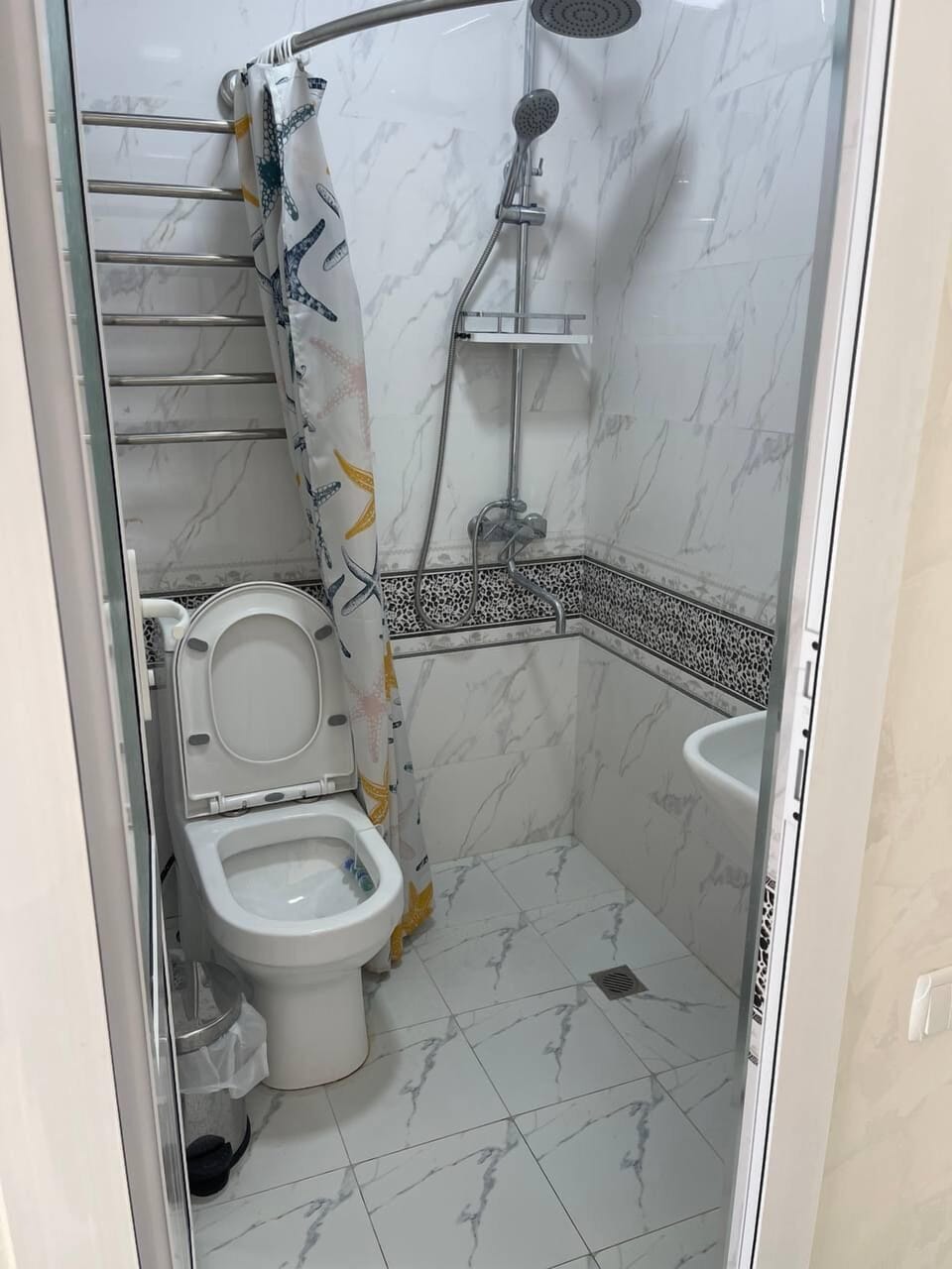 Comfort Double or Twin Room, City View | Bathroom | Shower, hair dryer, towels, soap