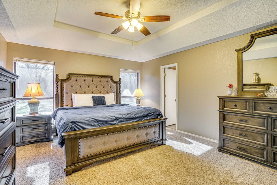 Bedroom 1 | King Bed | En-Suite Bathroom