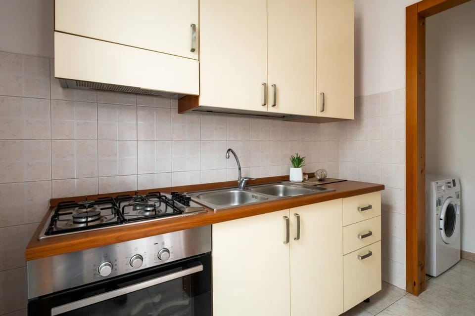 House, 2 Bedrooms, Smoking, Garden View | Private kitchen