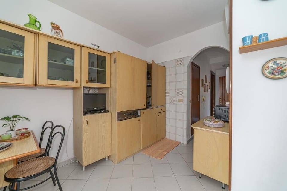 Apartment, 1 Bedroom, Smoking, Balcony | Interior