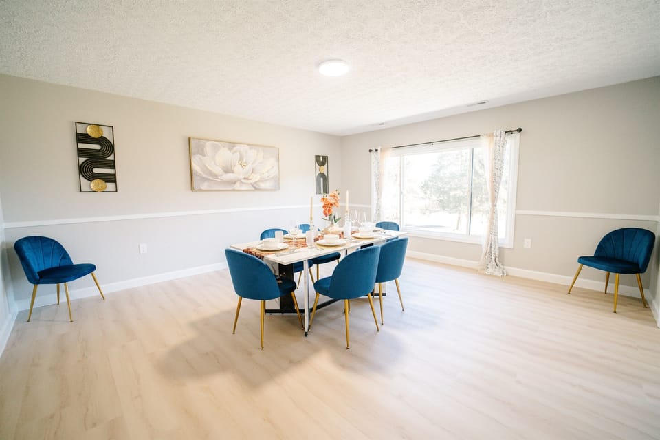 Dining area 1