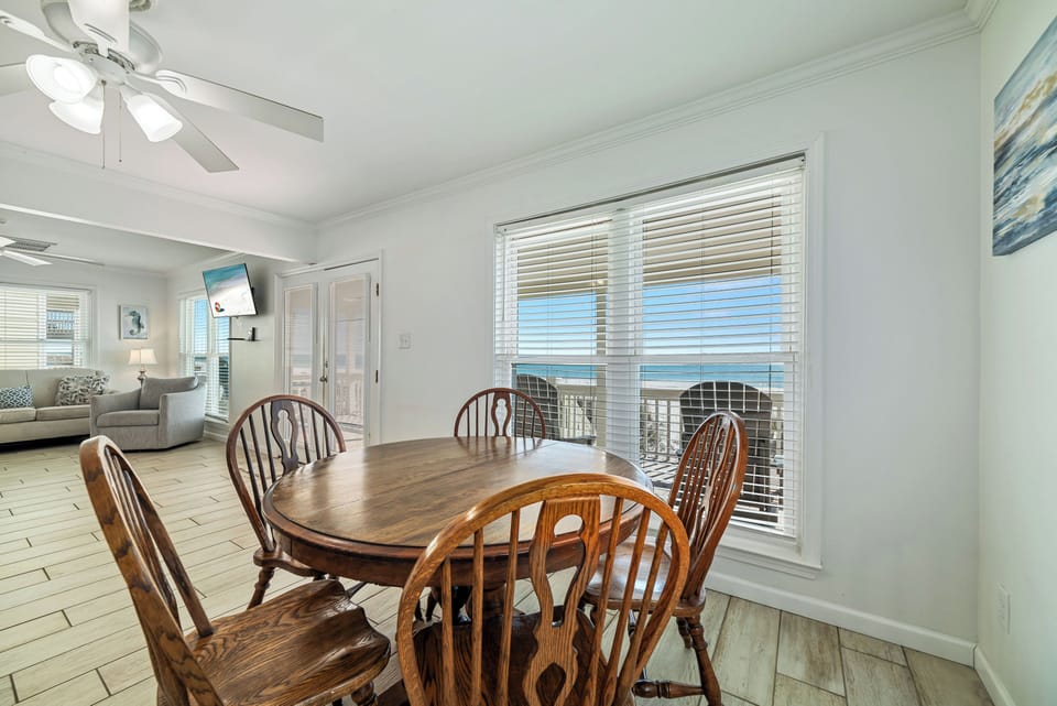 Additional dining area