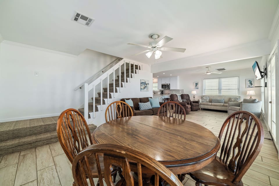 Additional dining area