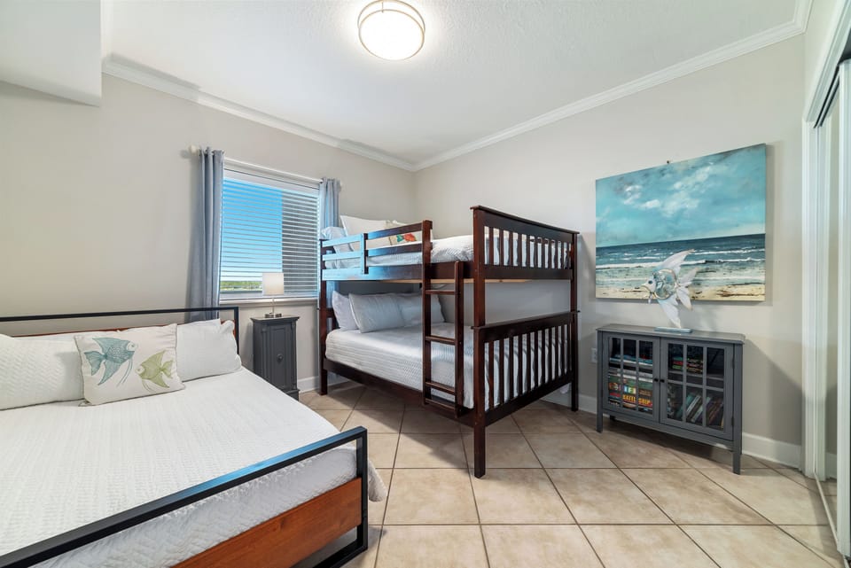 Guest bedroom