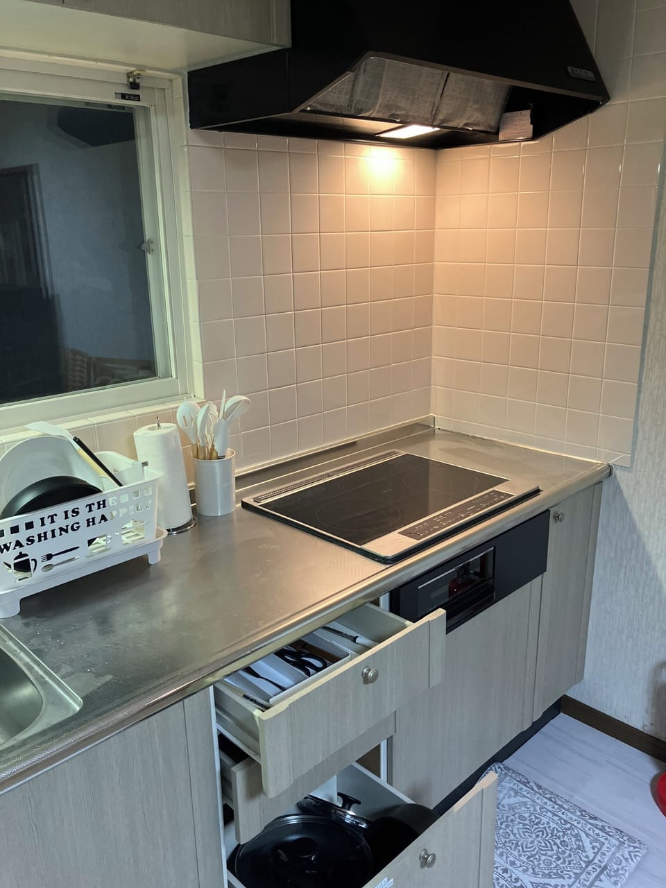 House, Garden View | Private kitchen | Electric kettle, toaster