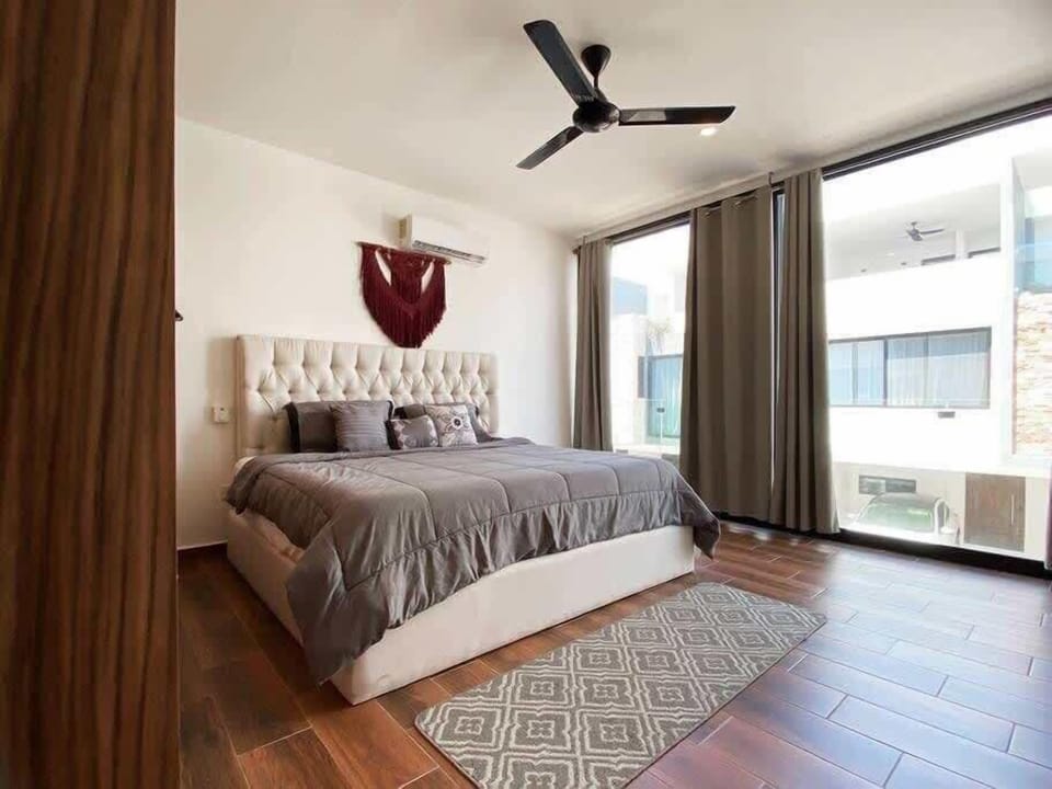 Bedroom with ceiling fan