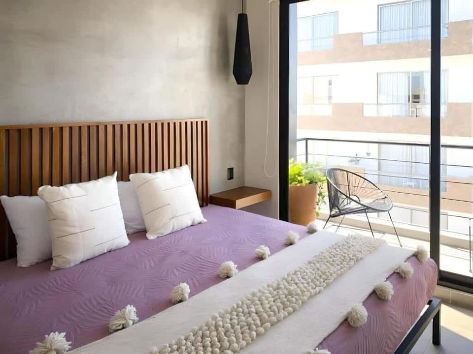 Bedroom with two single beds