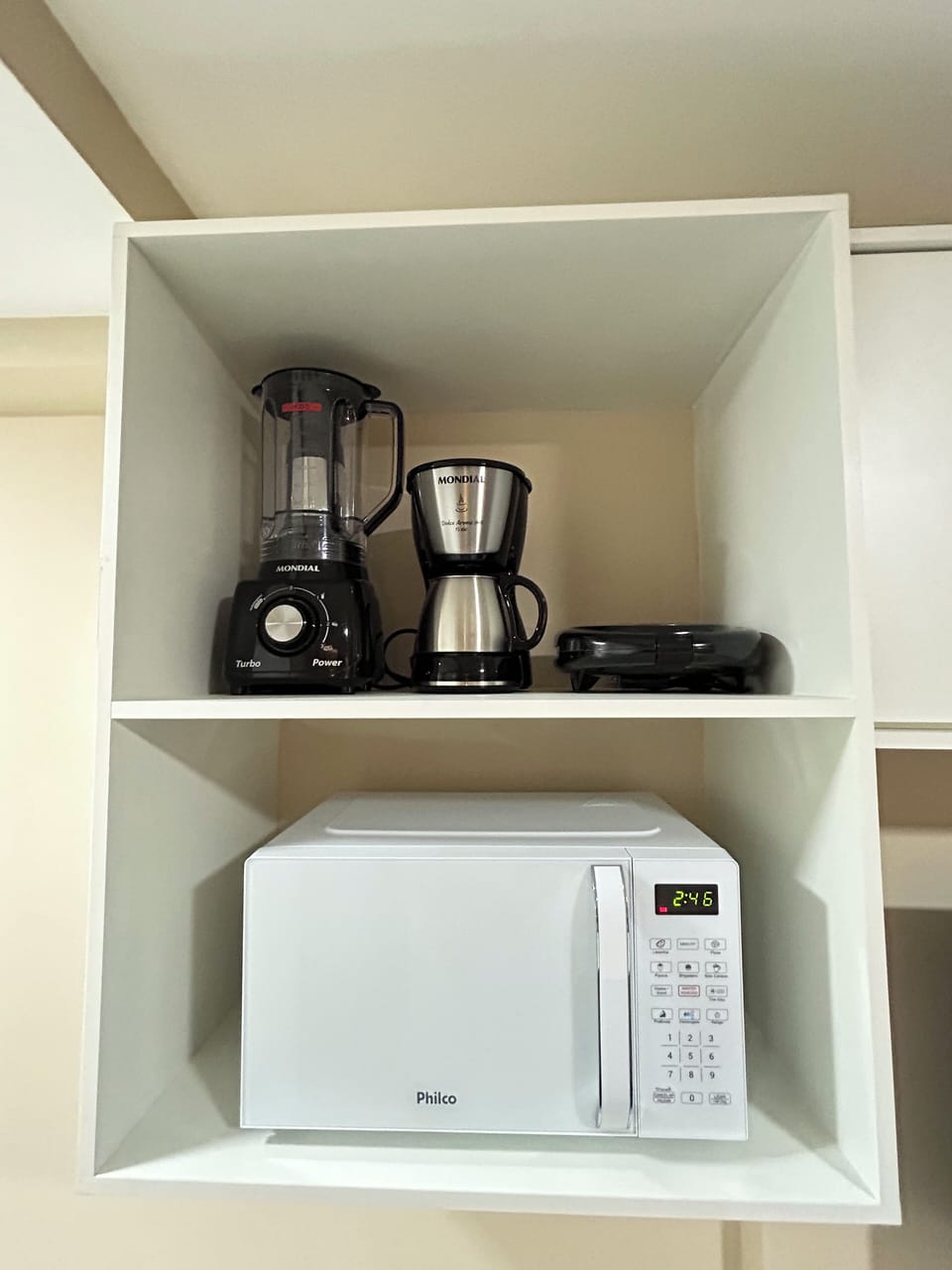 Apartment | Private kitchen | Mini-fridge, microwave, blender, cookware/dishes/utensils