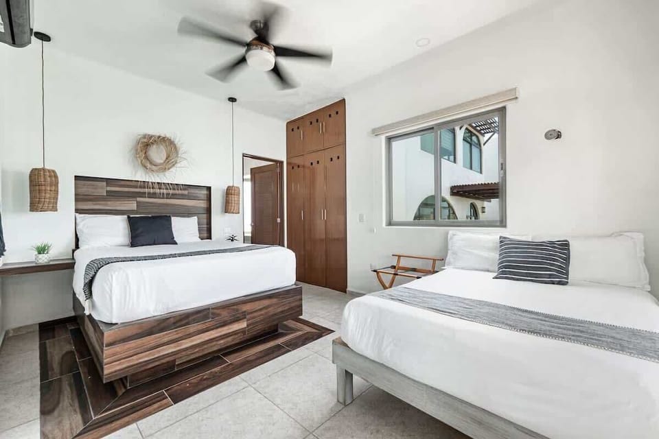 Bedroom with ceiling fan