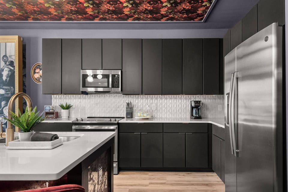 Fully equipped modern kitchen in vacation rental