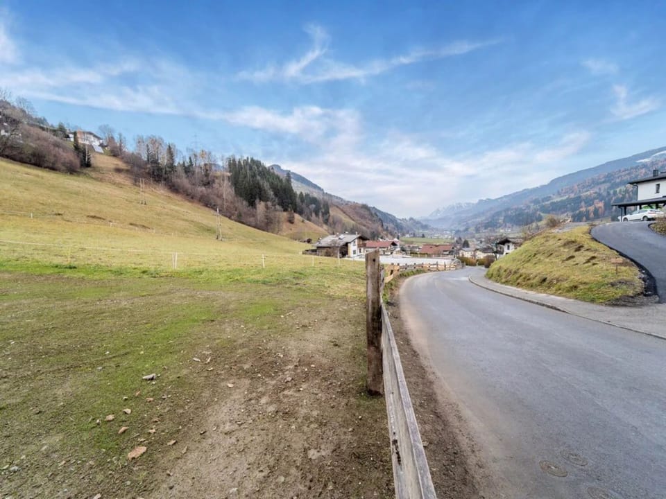 Surroundings [summer] (1-5 km)