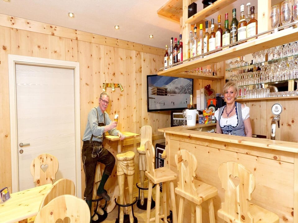 Apartment | Bar (on property)