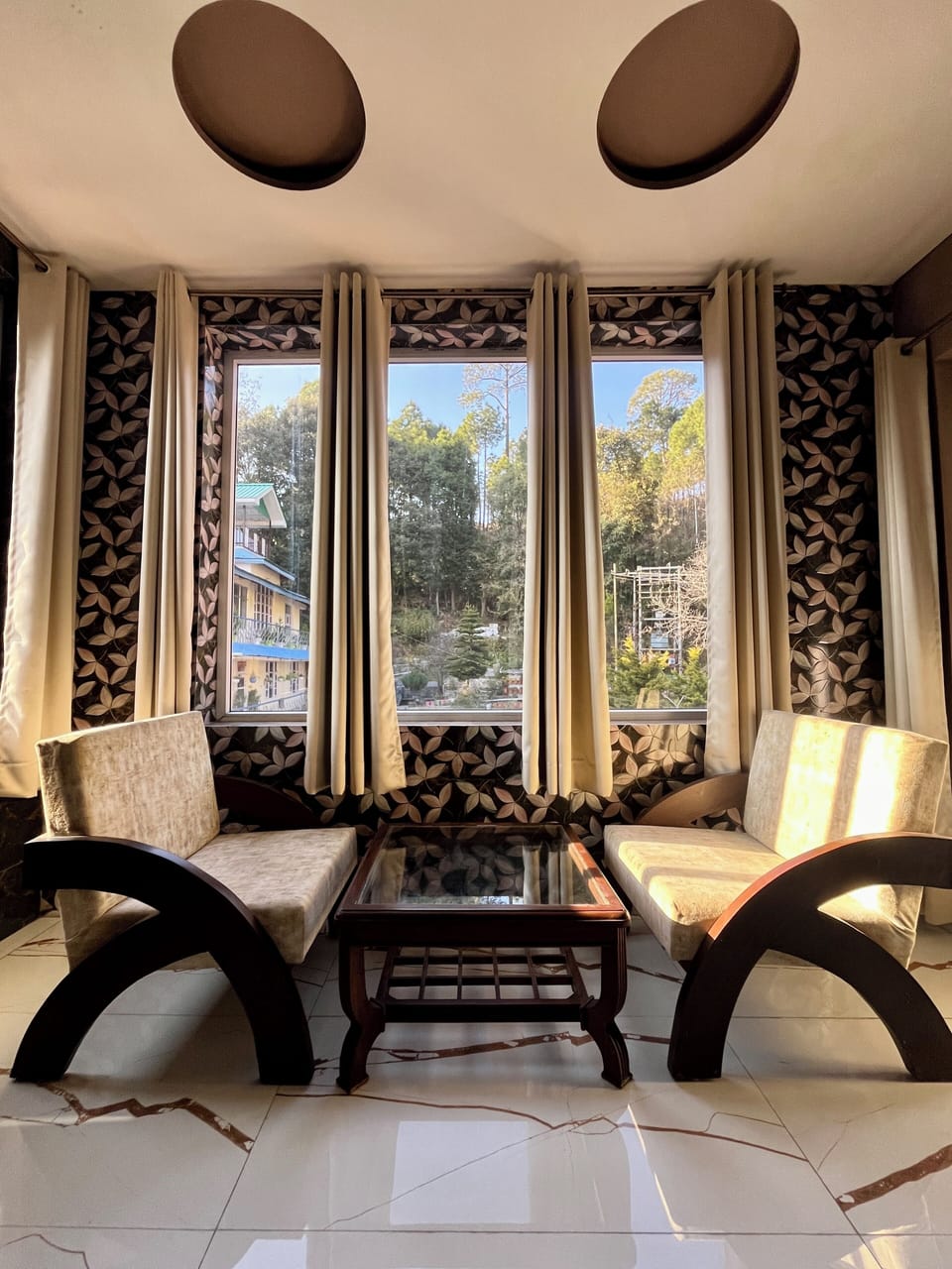 Superior Suite, Balcony, Garden View | Living area | 42-inch LED TV with digital channels, fireplace, books