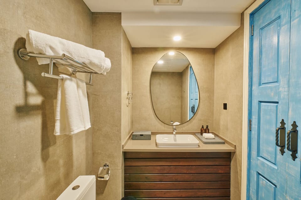 Shower, free toiletries, hair dryer, bathrobes