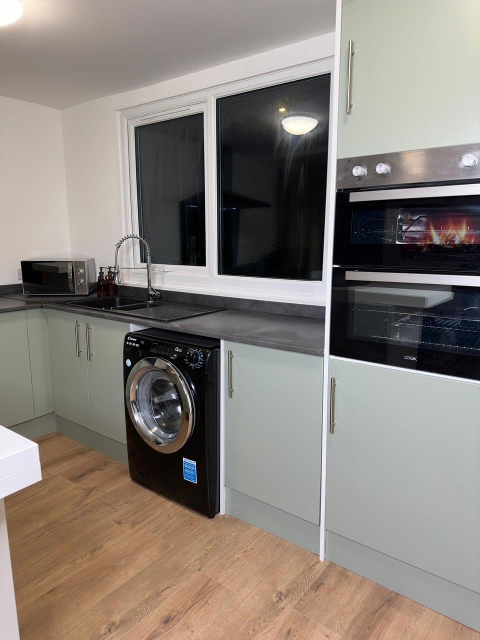 House | Private kitchen | Fridge, microwave, oven, stovetop