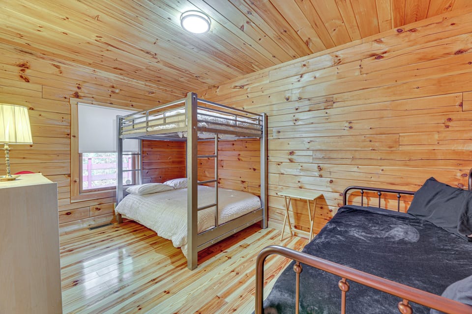 House (4 Bedrooms) | Interior