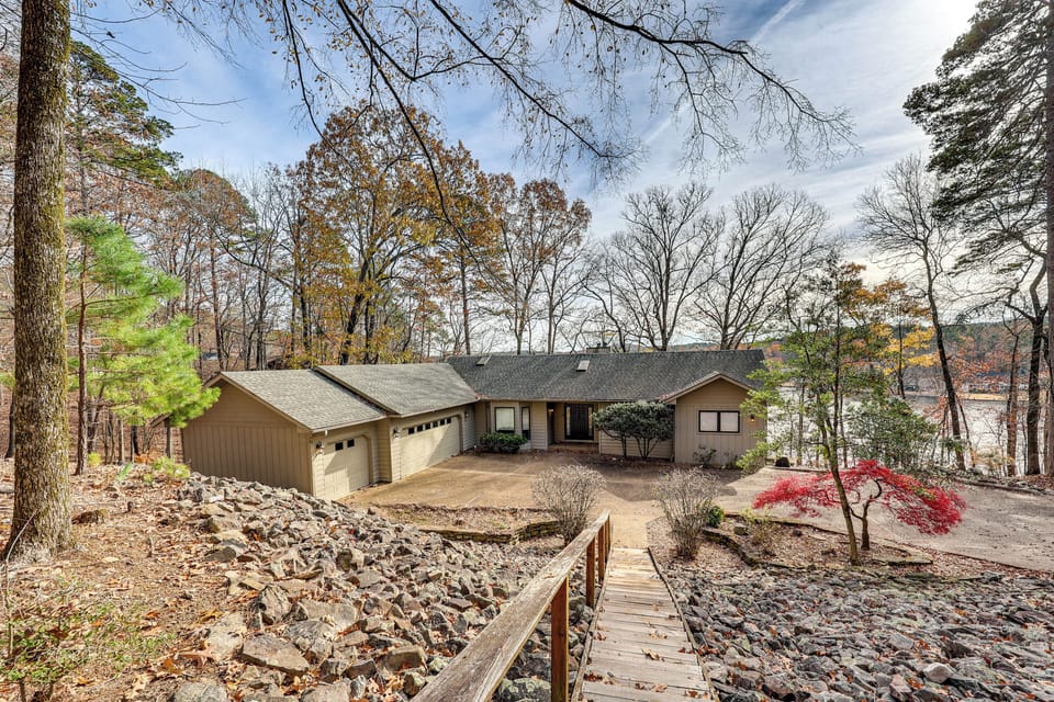 House (4 Bedrooms) | Front of property