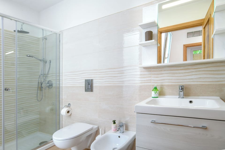 House, Patio | Bathroom | Bidet