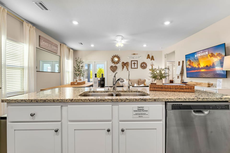Fully equipped kitchen