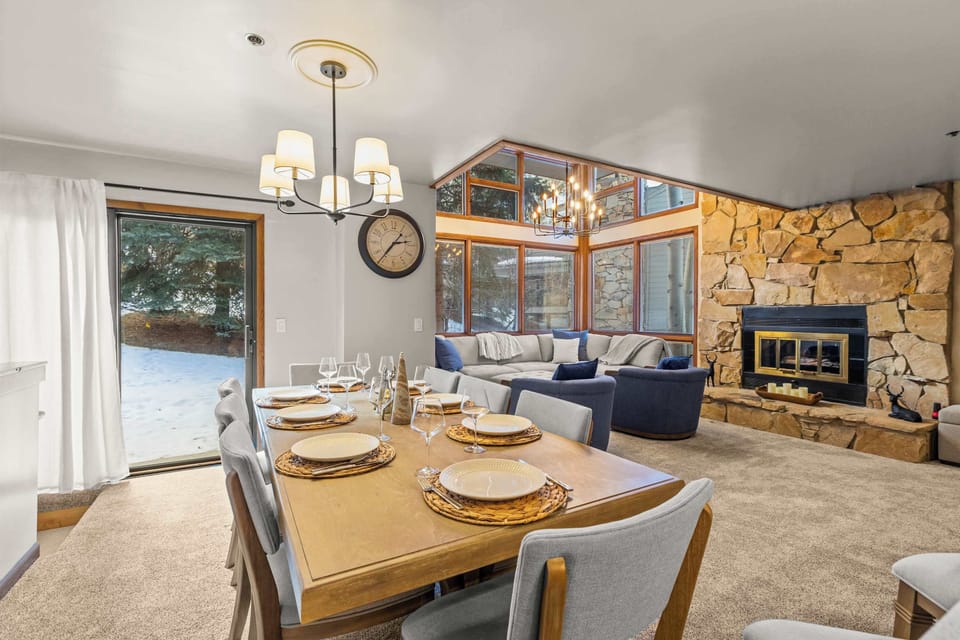 Seating for 8. this table is brand new and ready for you and your family to enjoy! 