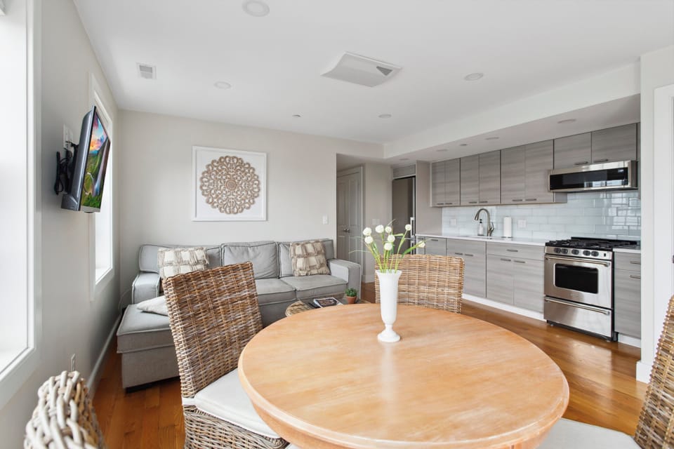Open plan living, dining and kitchen