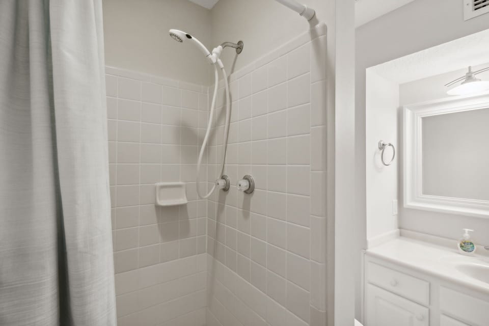 2nd Floor Guest Bathroom