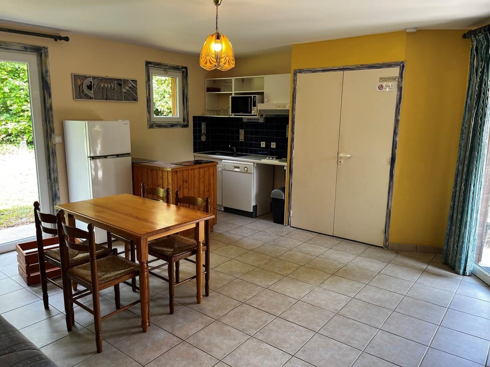 Espace repas et cuisine