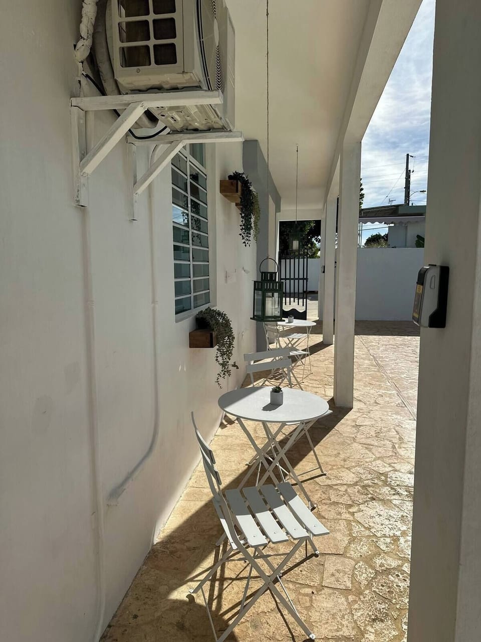 Entrance Seating Area
