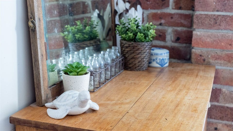 Burra Beach Shack | Modern decor