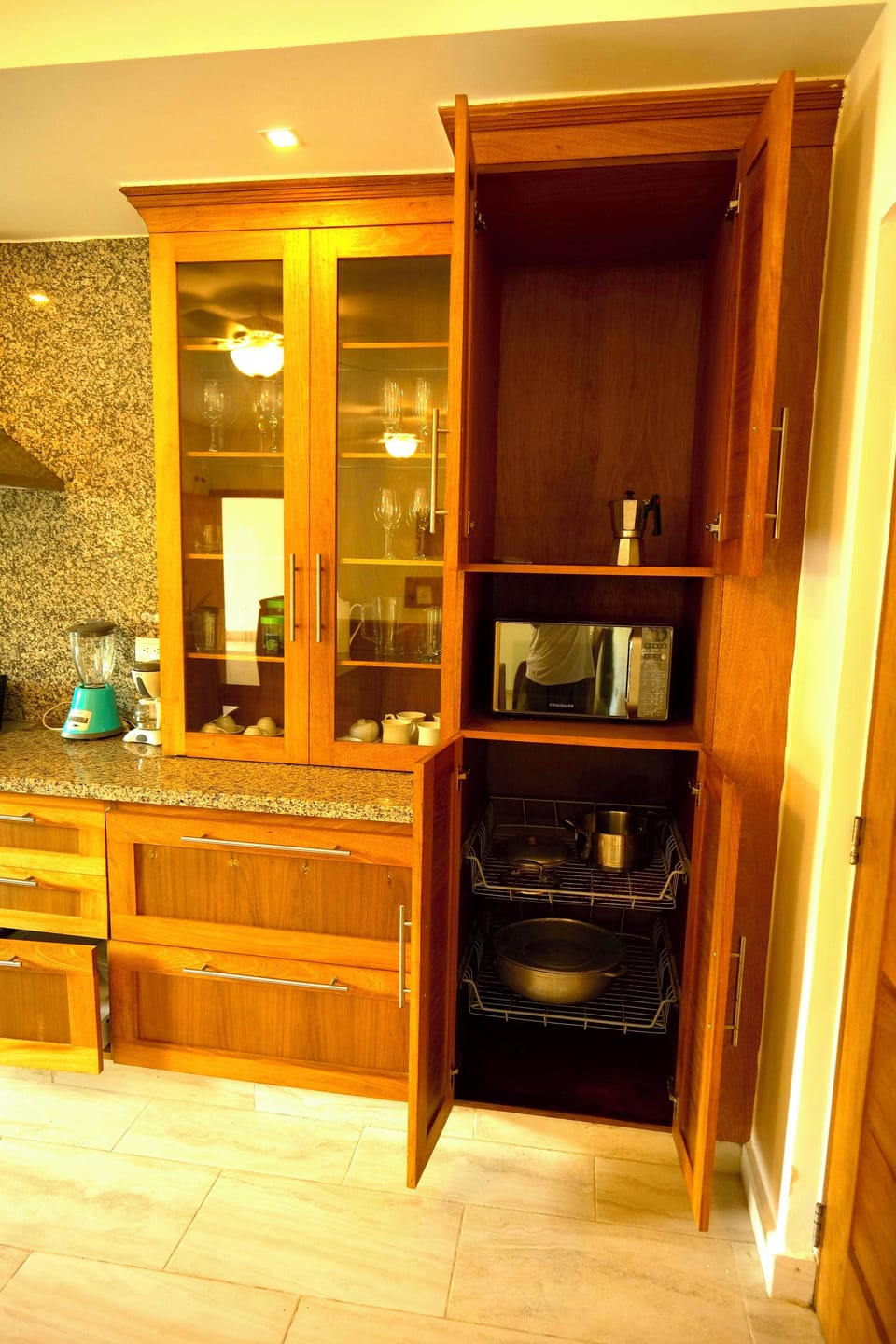Family Apartment | Private kitchen | Full-size fridge, microwave, oven, stovetop