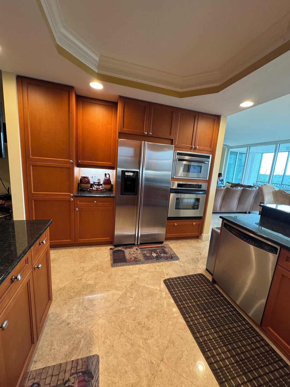 Full kitchen