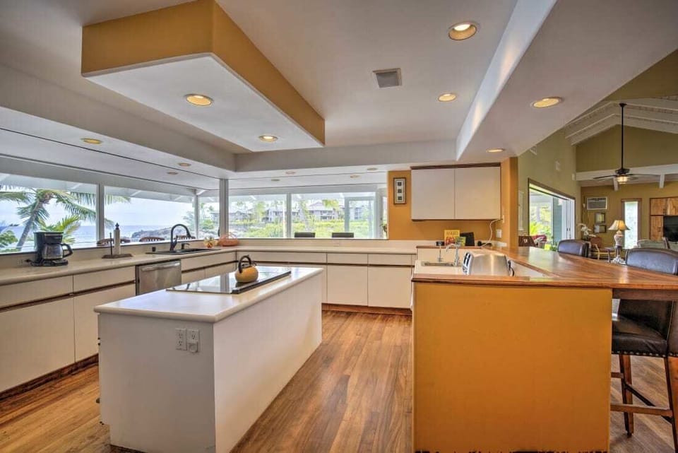 Ocean Views in a Gourmet Kitchen