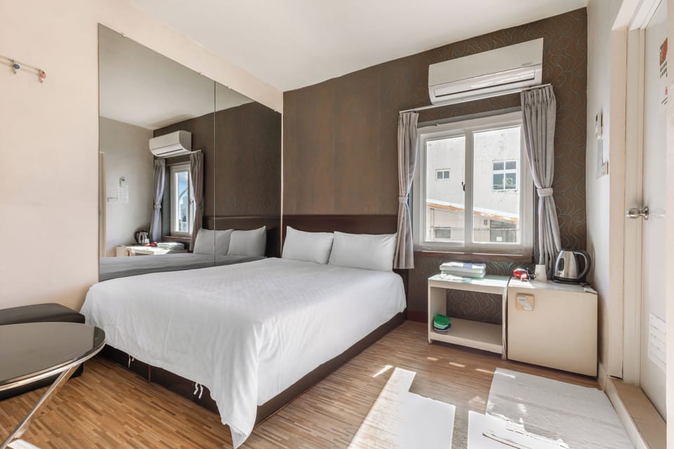 Standard Double Room | Free WiFi, bed sheets