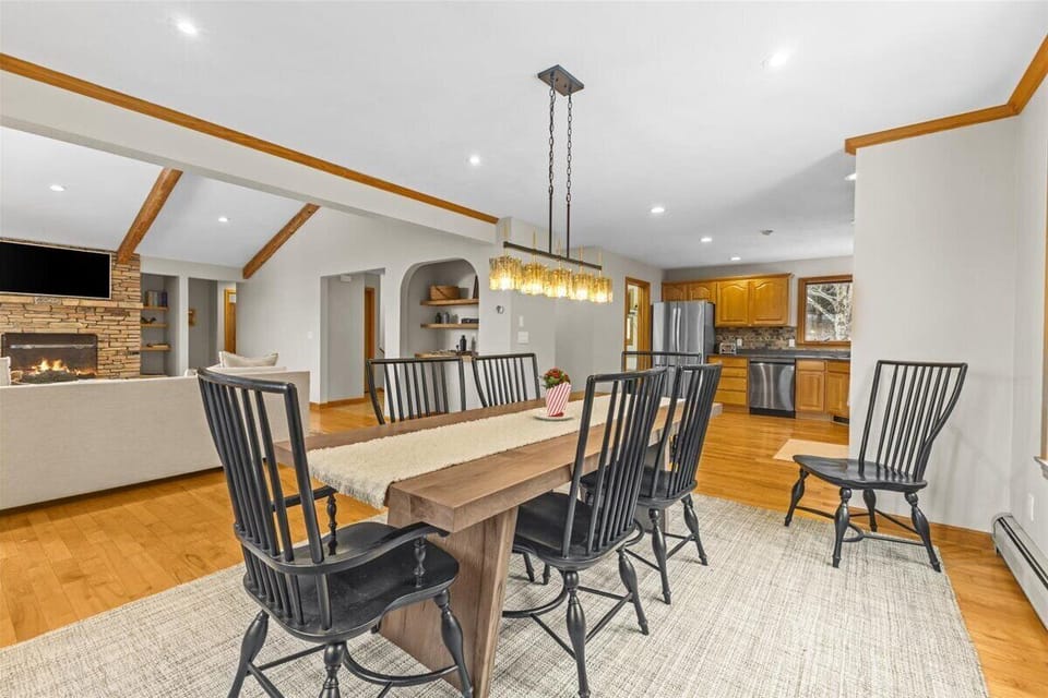 Stowe Berry Hill - Mountain Views, Deck & Firepit! (4976)