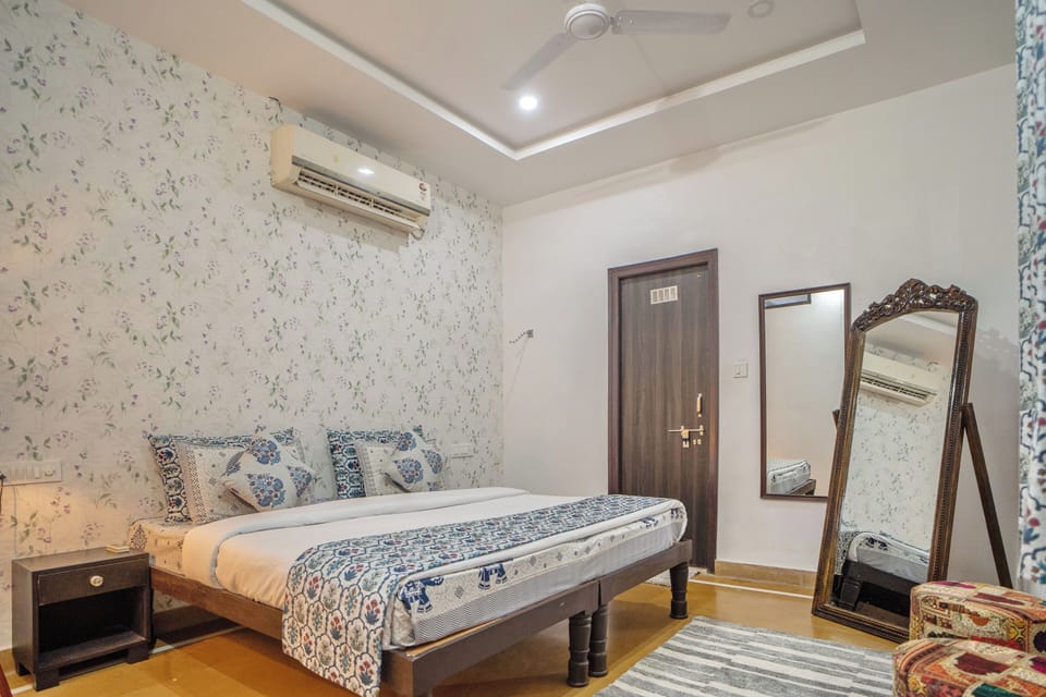 Luxury Apartment, City View | Egyptian cotton sheets, premium bedding, down comforters