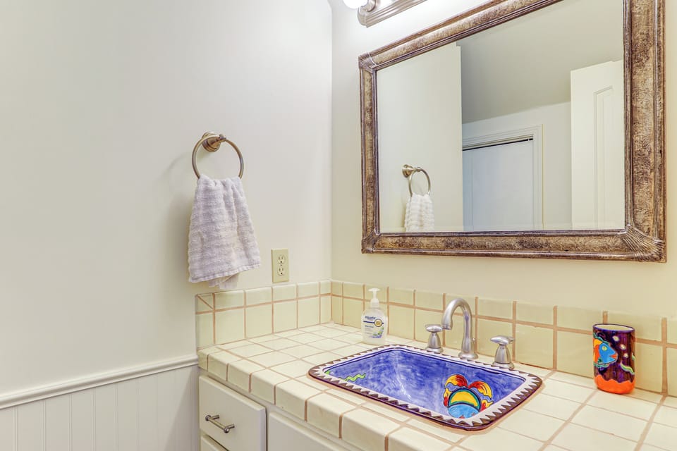 Full Bathroom | 2nd Floor