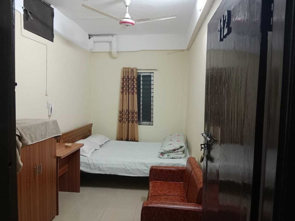 In-room safe, desk, laptop workspace, free WiFi