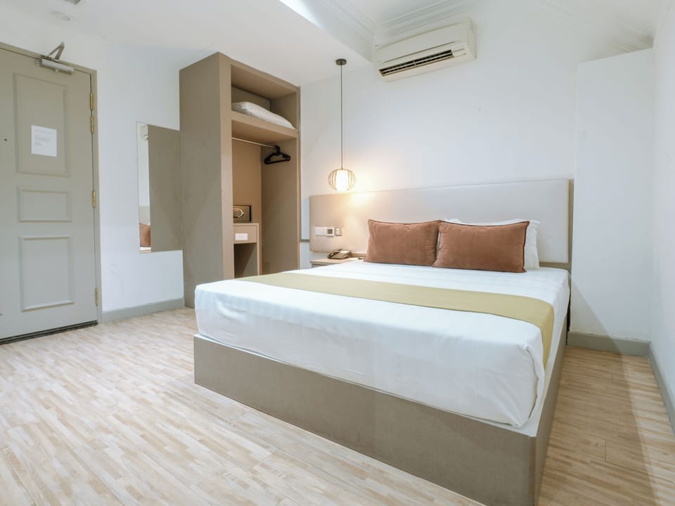 Superior Double or Twin Room | Desk, laptop workspace, WiFi (free)