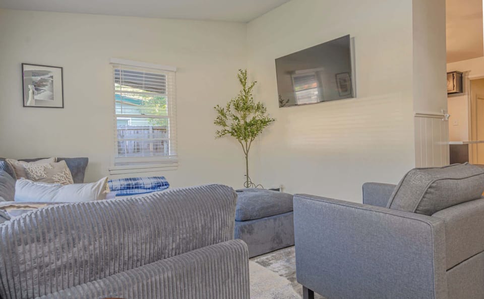 Kick back and relax in our inviting living room. Perfect for movie nights or simply unwinding after a long day. #relaxation #vacationmode #getaway #travel

