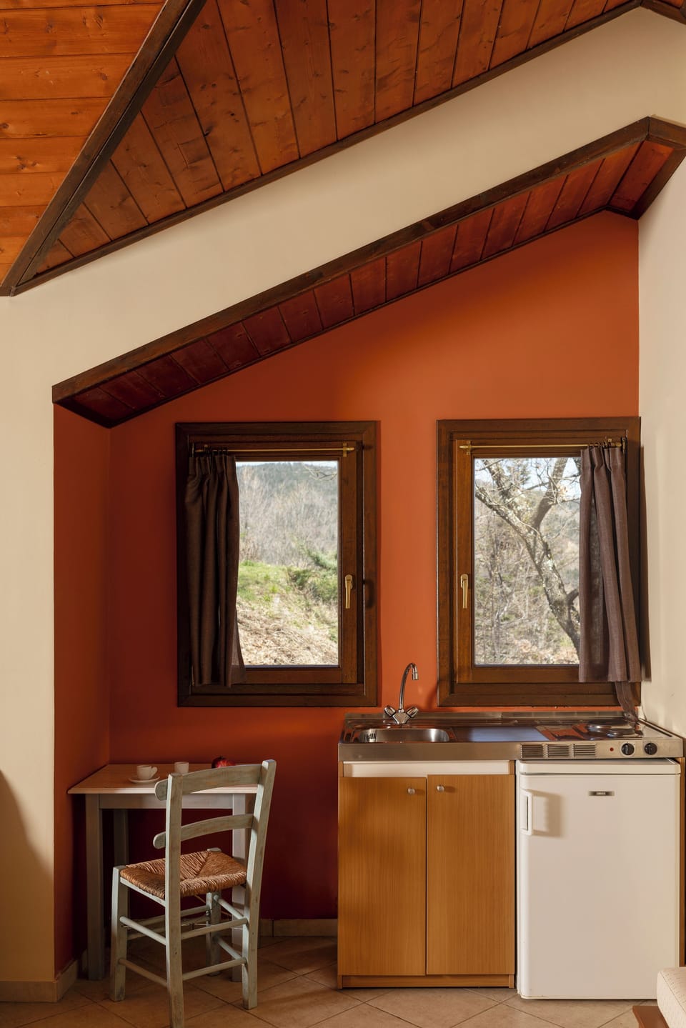Apartment, 1 Bedroom, Balcony, Lake View | Private kitchen | Cookware/dishes/utensils