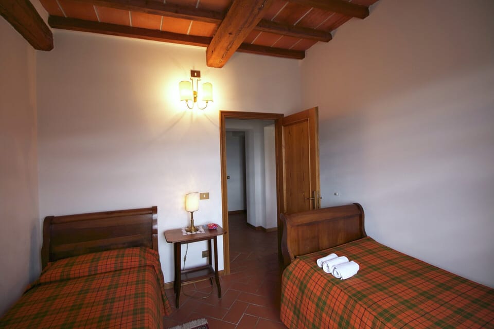 House | 3 bedrooms, individually furnished, bed sheets