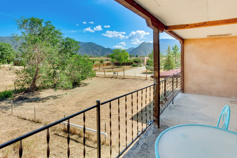 House (4 Bedrooms) | Front of property