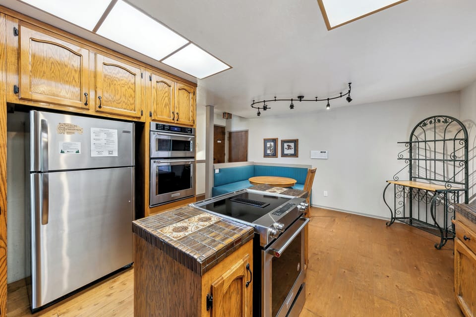 With two stoves and two ovens making large family meals will be a breeze