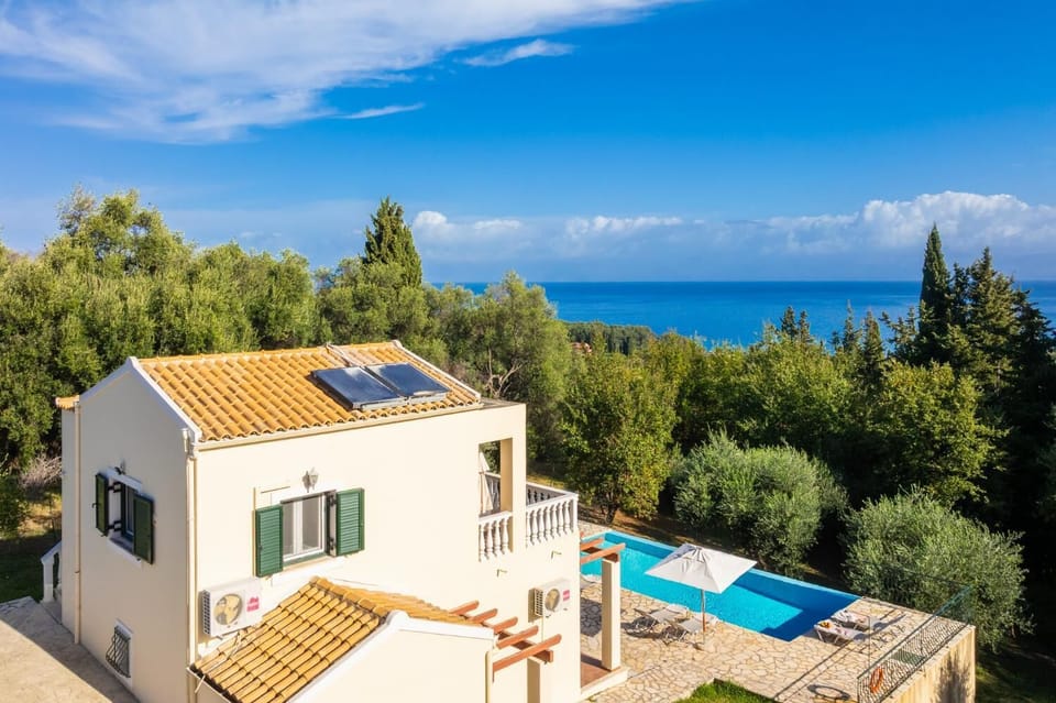 Beautiful villa with private pool and terrace with sea views